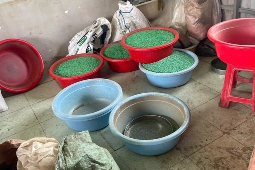 Vụ triệt phá đường dây thuốc giả khủng: Bộ Công an gửi thư khen - 2 Vụ triệt phá đường dây thuốc giả khủng: Bộ Công an gửi thư khen - 2