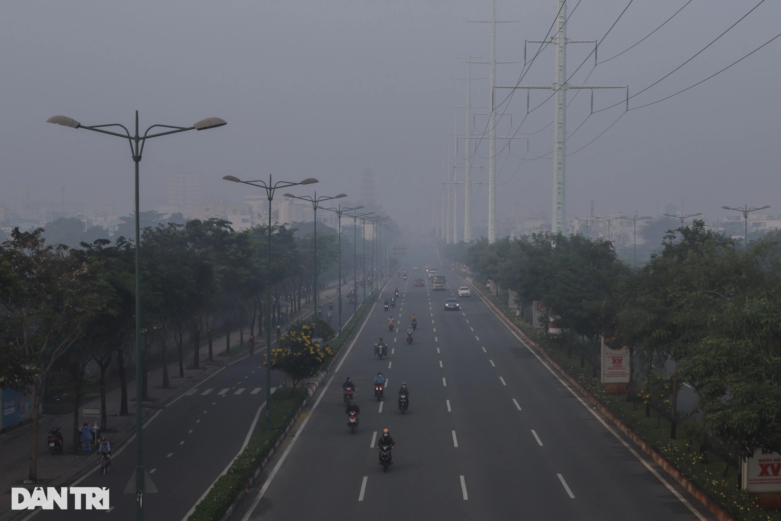 Sài Gòn se lạnh, thành phố phủ kín trong sương mù - 12 Sài Gòn se lạnh, thành phố phủ kín trong sương mù - 12