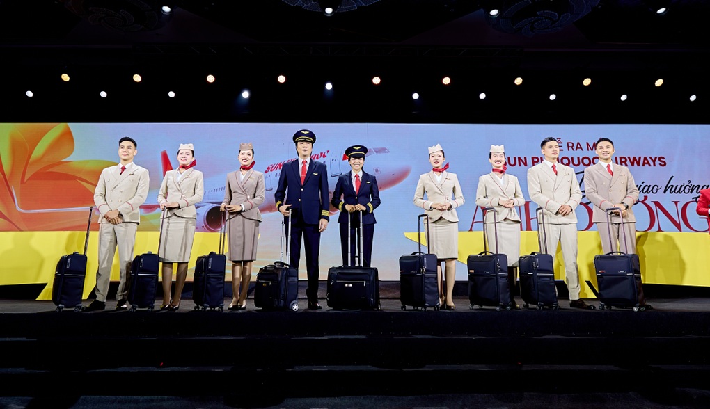 Vietnam Airlines ma nową linię lotniczą. Co jest wyjątkowego w tym mundurze lotniczym? - 1 Hàng không Việt Nam có thêm hãng mới, đồng phục bay có gì đặc biệt? - 1