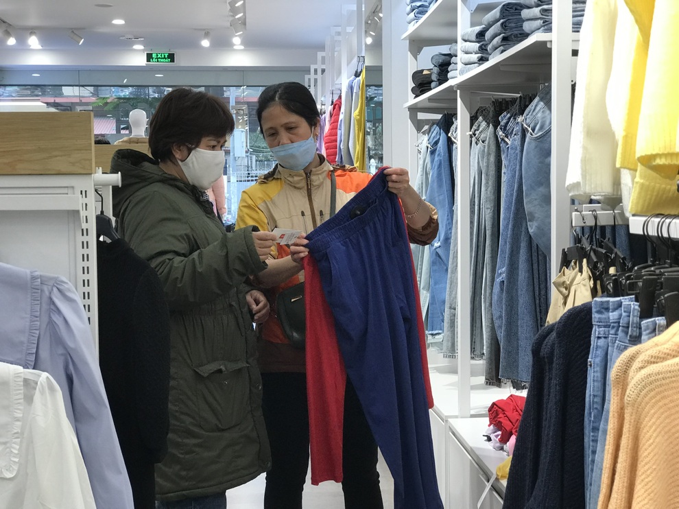 Black Friday 2021: Quán vắng tanh, khách lèo tèo đúng nghĩa ngày đen tối - 4 Black Friday 2021: Quán vắng tanh, khách lèo tèo đúng nghĩa ngày đen tối - 4
