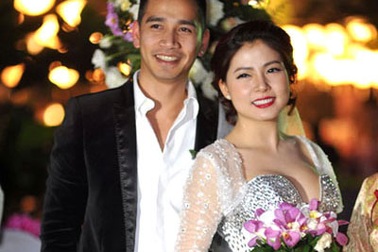 Ca sĩ Ngọc Hiền lộng lẫy trong lễ đính hôn