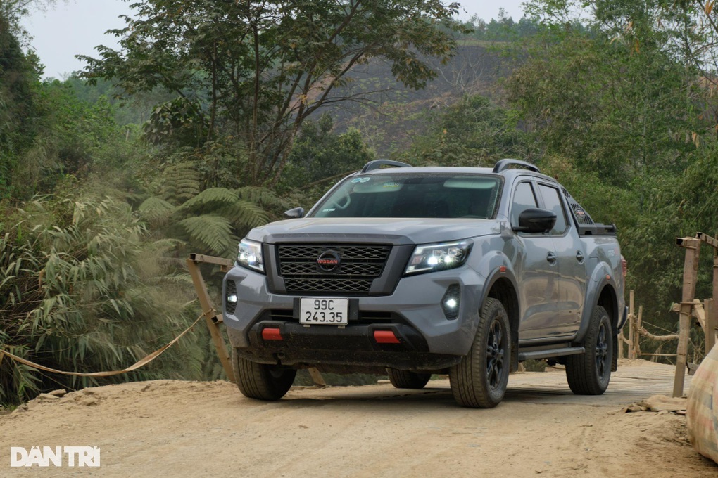 Trải nghiệm Nissan Navara sau gần 500km: Lái khá nhưng còn điểm trừ - 9 Trải nghiệm Nissan Navara sau gần 500km: Lái khá nhưng còn điểm trừ - 9