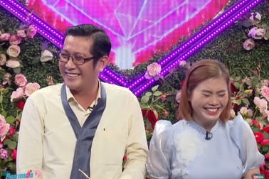 Lần đầu gặp mặt, cô gái Quảng Nam muốn "buộc chặt" chàng trai bằng cà vạt