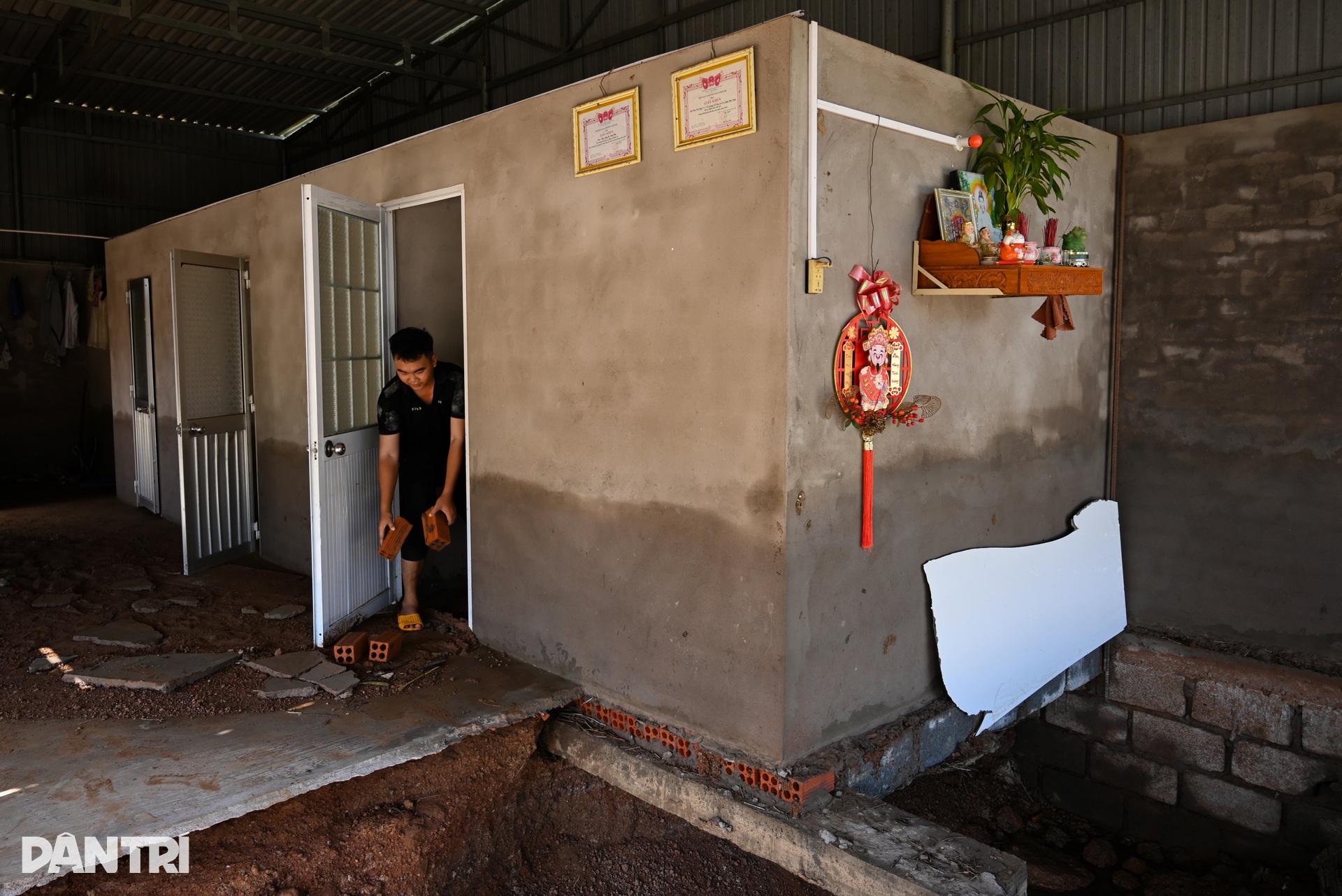 Xóm nghèo tan hoang, người dân Lâm Đồng trắng tay sau trận lũ lịch sử - 14 Xóm nghèo tan hoang, người dân Lâm Đồng trắng tay sau trận lũ lịch sử - 14