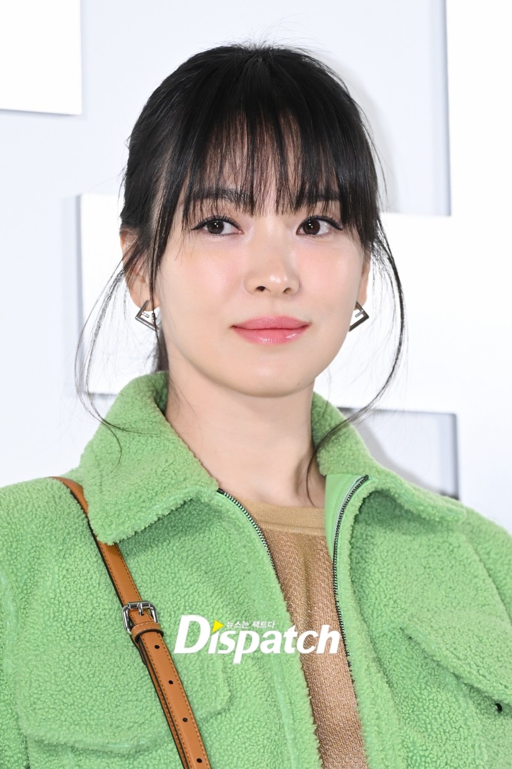 Song Hye Kyo xuất hiện xinh đẹp giữa thời điểm chồng cũ tái hôn - 1