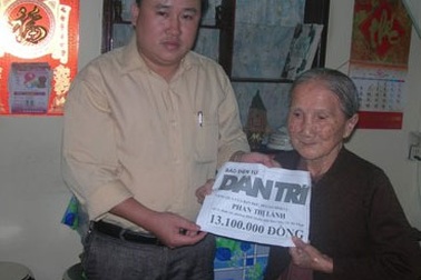 Hơn 13 triệu đồng đến với bà cụ 95 tuổi... 