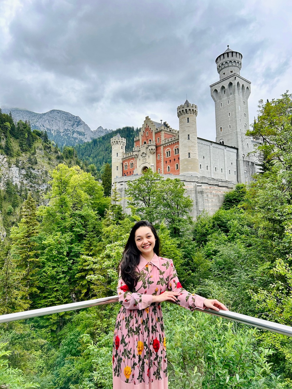 Sau gần 10 năm, cô gái tặng hoa Tổng thống Obama đang làm công việc gì? - 5