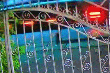 Clip người lớn bất cẩn suýt khiến em bé gặp nạn gây sốc dân mạng