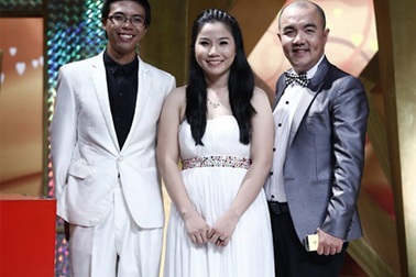 Làm gì khi bị nàng…”cưỡng hôn”?