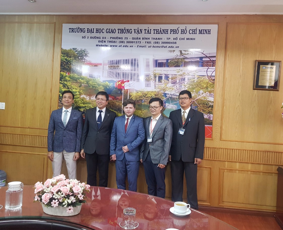 Trường ĐH Giao thông Vận tải TPHCM thành lập nhóm nghiên cứu mạnh đầu tiên - 3 Trường ĐH Giao thông Vận tải TPHCM thành lập nhóm nghiên cứu mạnh đầu tiên - 3