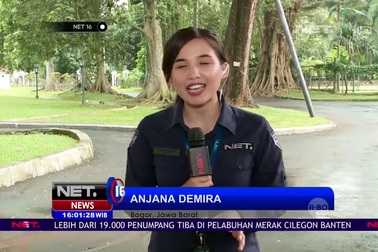 Tổng thống Indonesia lái xe điện chở ông Obama