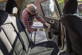 Vệ sinh ô tô sau ngập nước: Nhiều vị trí thường bị bỏ sót