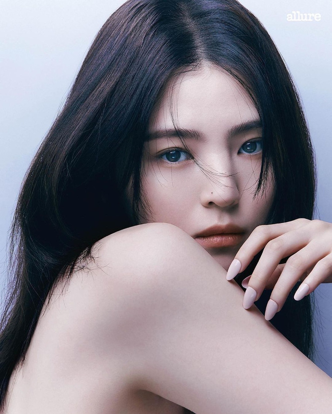 Vẻ quyến rũ chết người của nàng thơ Han So Hee - 1 Vẻ quyến rũ chết người của nàng thơ Han So Hee - 1