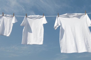 9 bí mật giữ áo sơ mi của ông xã trắng tinh