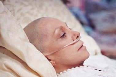 Giải pháp nào cho bệnh nhân ung thư không thể hóa xạ trị?