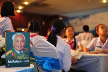 Những dòng thơ nghẹn ngào học sinh miền Trung tặng Đại tướng