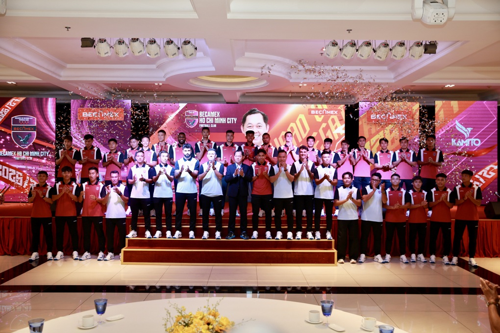 Đội bóng giàu truyền thống Becamex TPHCM đặt mục tiêu trở lại V-League - 2