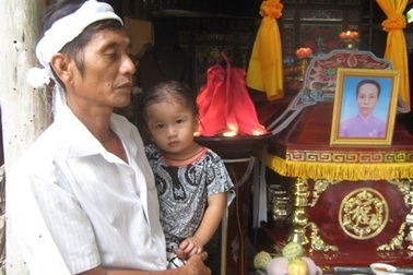 Đau thương, nghèo khó bao trùm lên gia đình mẹ con sản phụ tử vong