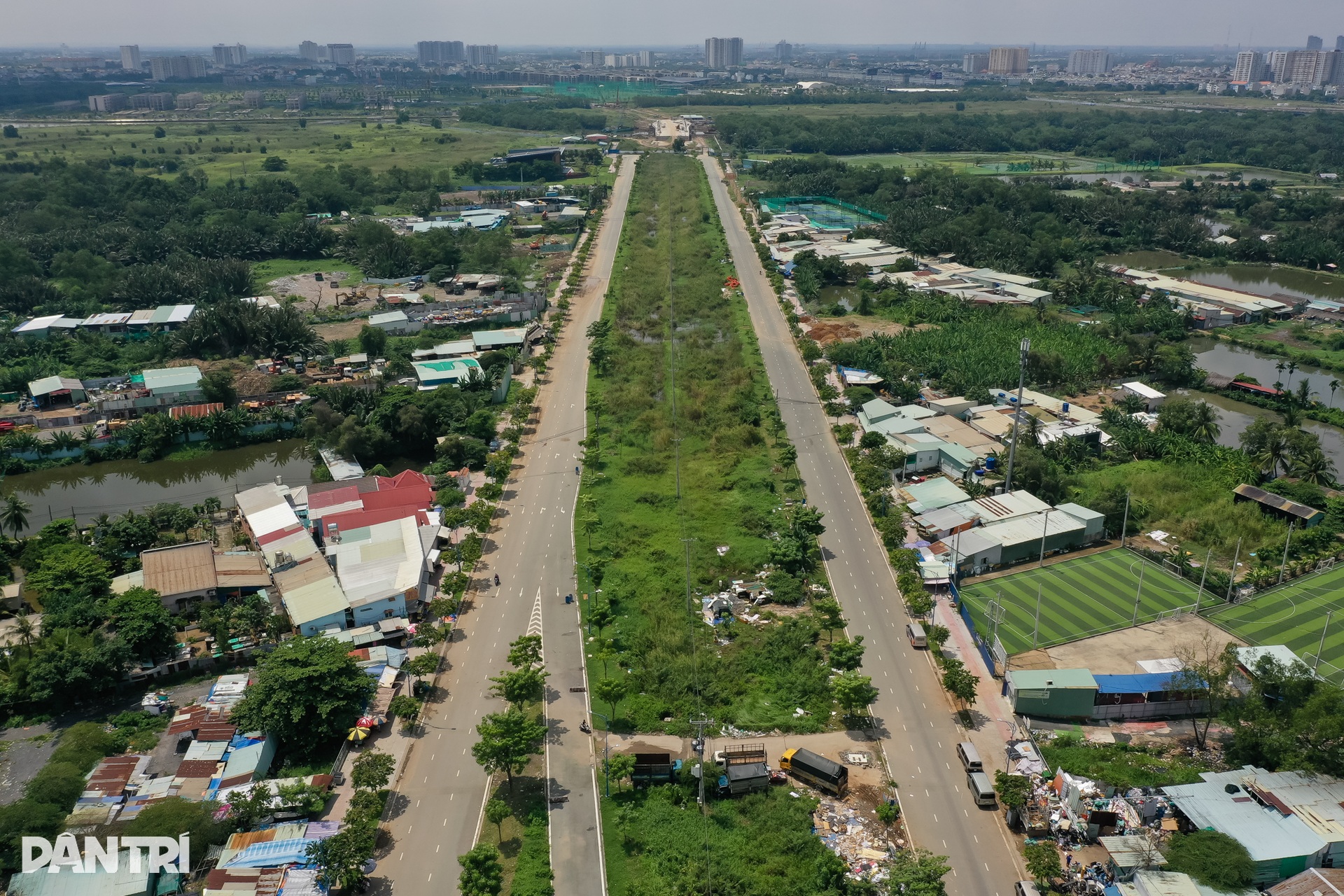 Tuyến đường kết nối khu Đông TPHCM thành hình sau 8 tháng thi công - 3 Tuyến đường kết nối khu Đông TPHCM thành hình sau 8 tháng thi công - 3