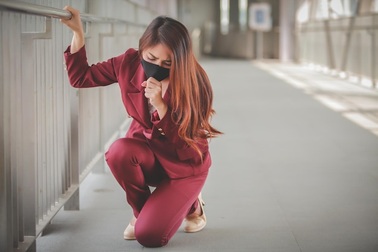 Muôn kiểu khổ vì nồm ẩm: Ho như cuốc, mũi "có như không"