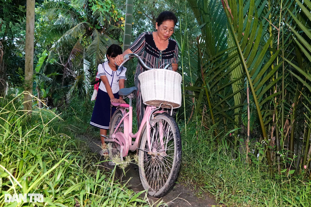 Người vợ nghèo cầu xin cứu chồng bị u não, giúp con nhỏ được đến trường - 4 Người vợ nghèo cầu xin cứu chồng bị u não, giúp con nhỏ được đến trường - 4