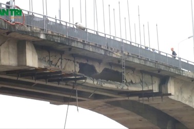 Vụ tàu thủy đâm vỡ dầm cầu: Thiệt hại vô hình là không đo đếm được!