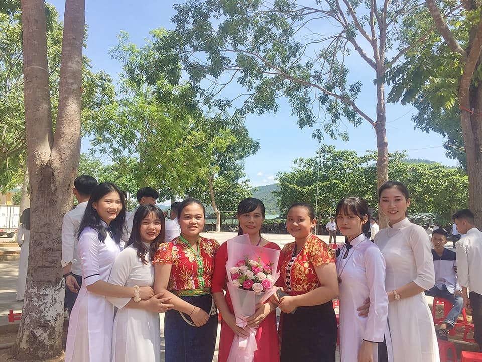 Nữ sinh xinh đẹp huyện biên giới đạt 29,75 điểm xét tuyển đại học - 5 Nữ sinh xinh đẹp huyện biên giới đạt 29,75 điểm xét tuyển đại học - 5