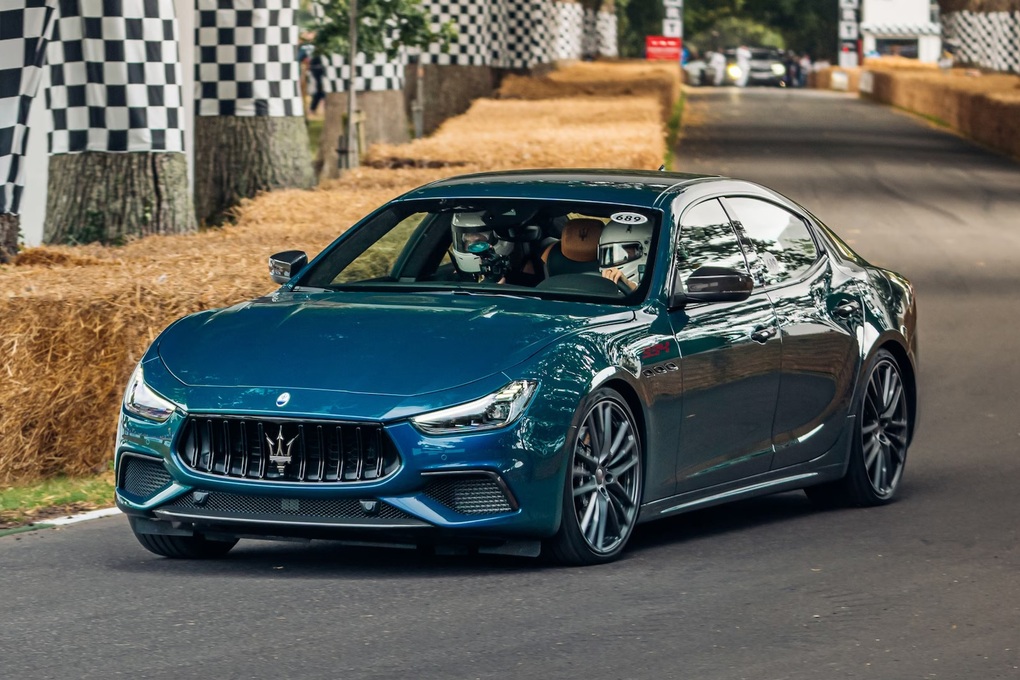 Maserati Ghibli 334 Ultima ra mắt, lập kỷ lục sedan nhanh nhất thế giới - 1 Maserati Ghibli 334 Ultima ra mắt, lập kỷ lục sedan nhanh nhất thế giới - 1