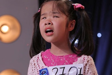 Cô bé khiếm thị khiến giám khảo rơi nước mắt tại Vietnam Idol Kids