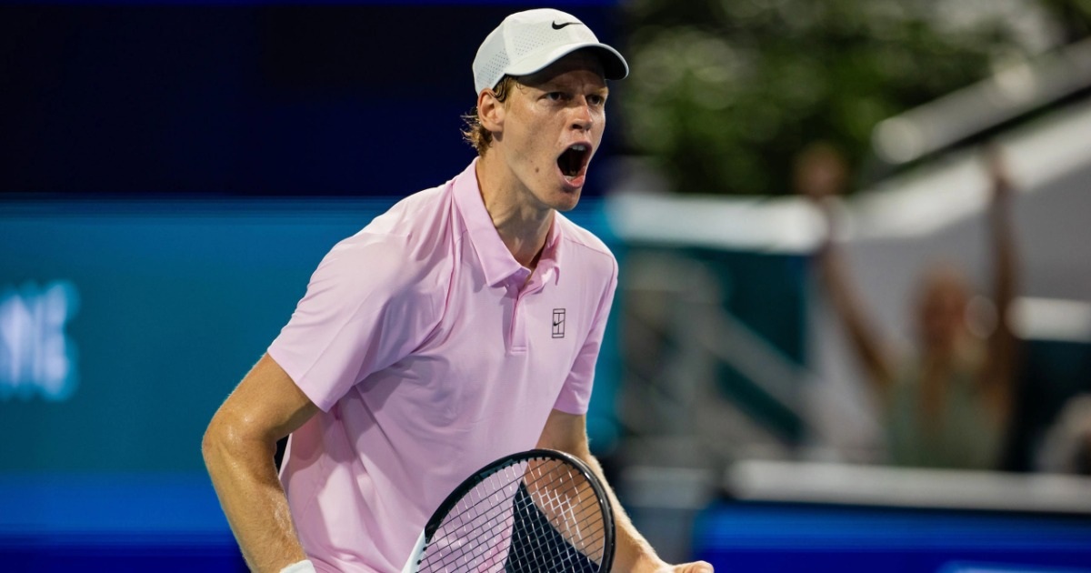 Jannik Sinner sáng cửa vô địch Miami Open, gây áp lực lên Alcaraz
