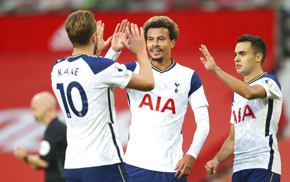 Những khoảnh khắc Man Utd bị Tottenham chà đạp tại Old Trafford - 22 Những khoảnh khắc Man Utd bị Tottenham chà đạp tại Old Trafford - 22