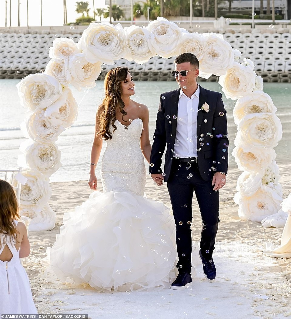 Hoa hậu Anh Danielle Lloyd mang thai đứa con thứ 5 - 4 Hoa hậu Anh Danielle Lloyd mang thai đứa con thứ 5 - 4