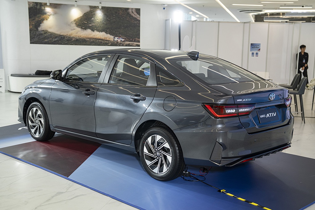 Toyota Vios Hybrid ra mắt Đông Nam Á, giá quy đổi từ 580 triệu - 2