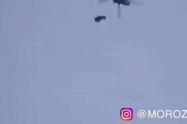 "Dân chơi" Nga thuê trực thăng thả rơi xe sang Mercedes từ độ cao 300m