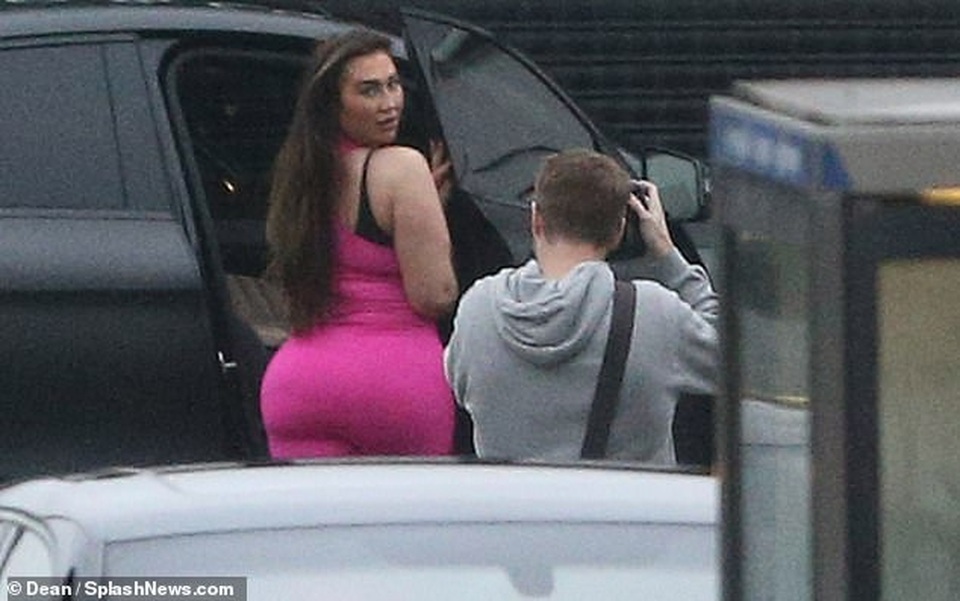 Lauren Goodger phủ nhận tin đồn đại tu vòng ba - 4 Lauren Goodger phủ nhận tin đồn đại tu vòng ba - 4