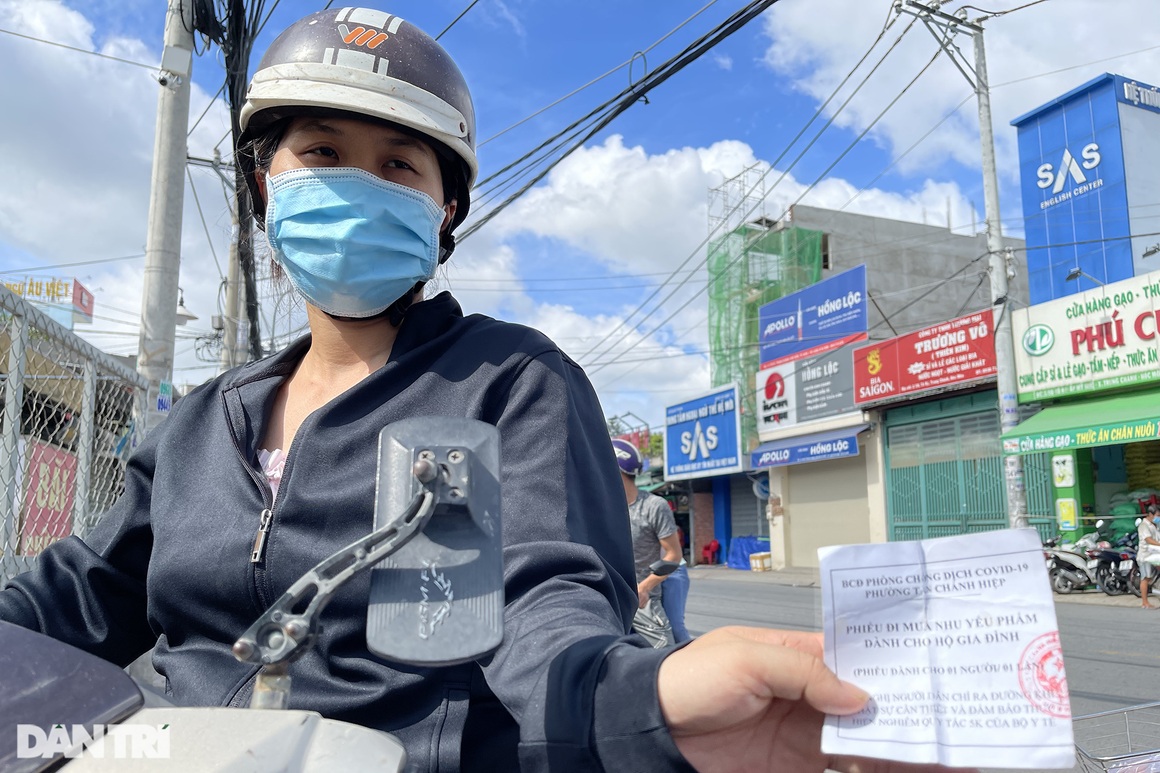Chủ tịch TPHCM kiểm tra phòng dịch ở các chợ truyền thống - 5 Chủ tịch TPHCM kiểm tra phòng dịch ở các chợ truyền thống - 5