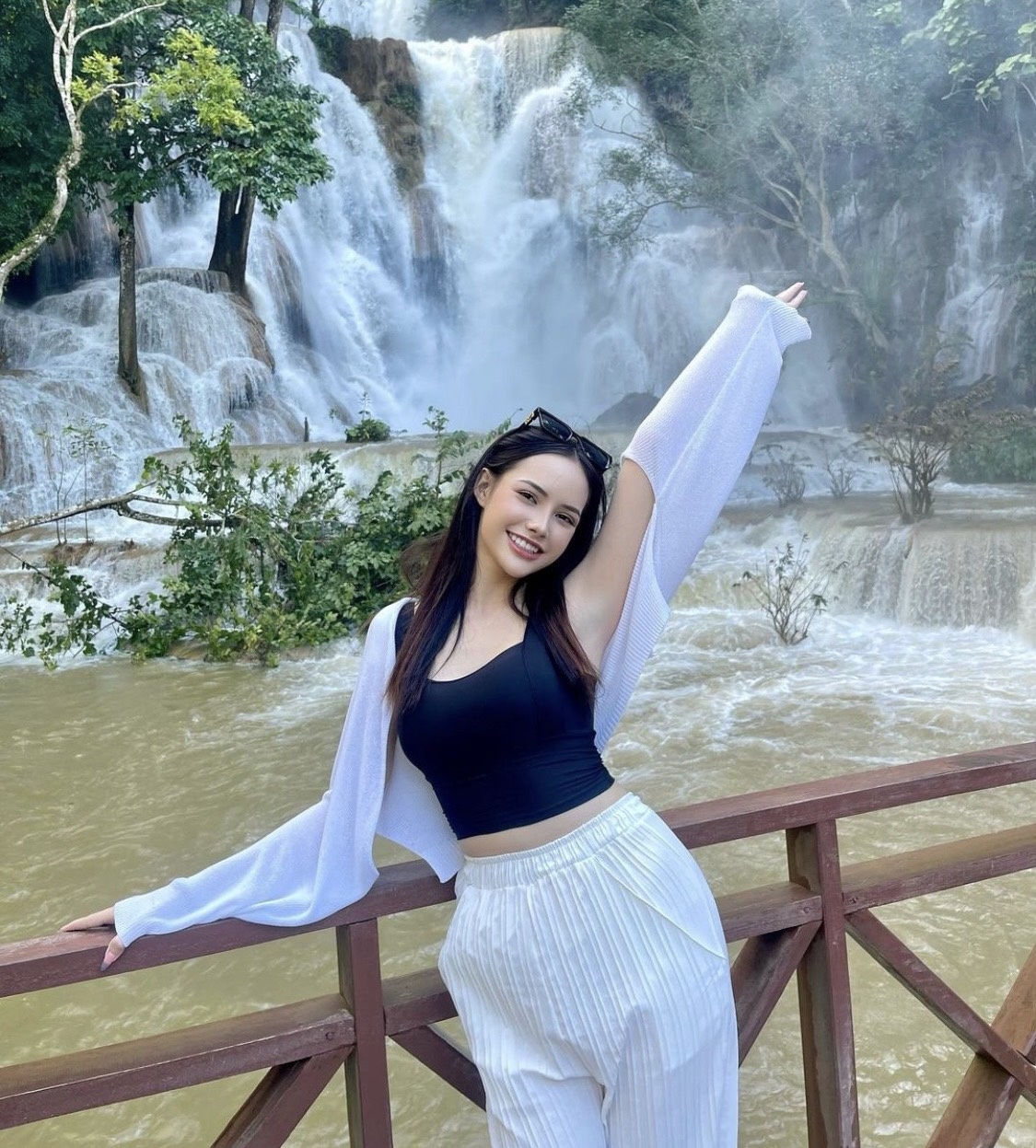 View - Mỹ nhân Lào lai Pháp gợi cảm dự thi Miss Grand International 2024 là ai? | Báo Dân trí