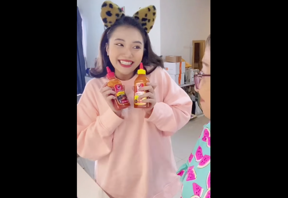 Tương ớt Nam Dương thu hút người trẻ thích ăn cay - 1 Tương ớt Nam Dương thu hút người trẻ thích ăn cay - 1