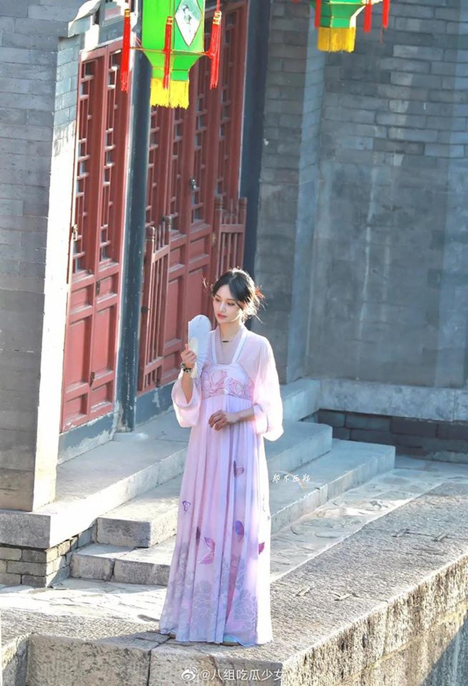 Nhan sắc thật sự của “nữ thần thanh xuân” Trịnh Sảng - 3 Nhan sắc thật sự của “nữ thần thanh xuân” Trịnh Sảng - 3