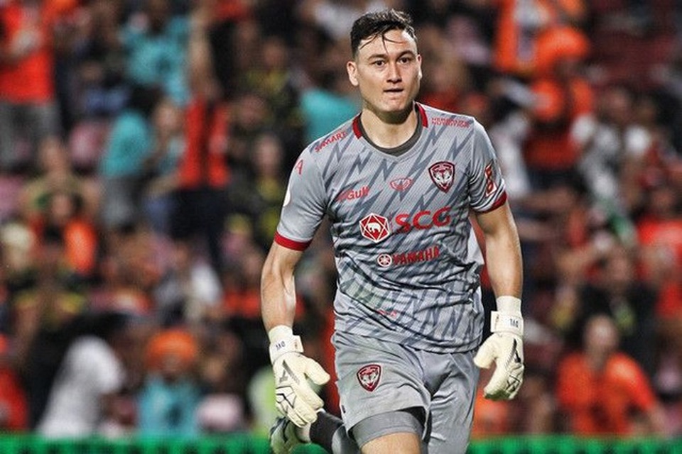 Muangthong United ra tối hậu thư, phạt nặng Văn Lâm nếu nổi loạn - 2 Muangthong United ra tối hậu thư, phạt nặng Văn Lâm nếu nổi loạn - 2