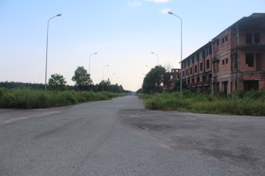 Thành phố “ma” Nhơn Trạch trở thành nơi…nuôi gà, chăn bò