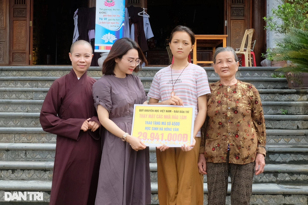 Bạn đọc giúp đỡ nữ sinh 10 năm sống nhờ máu người khác gần 300 triệu đồng - 3 Bạn đọc giúp đỡ nữ sinh 10 năm sống nhờ máu người khác gần 300 triệu đồng - 3