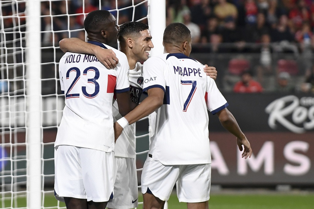 Mbappe mờ nhạt, PSG vẫn thắng dễ dàng ở Ligue 1 - 2 Mbappe mờ nhạt, PSG vẫn thắng dễ dàng ở Ligue 1 - 2