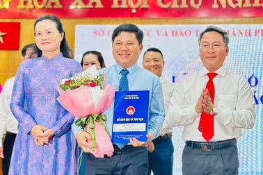 Chánh Văn phòng Sở GD&ĐT làm hiệu trưởng Trường THPT chuyên Lê Hồng Phong