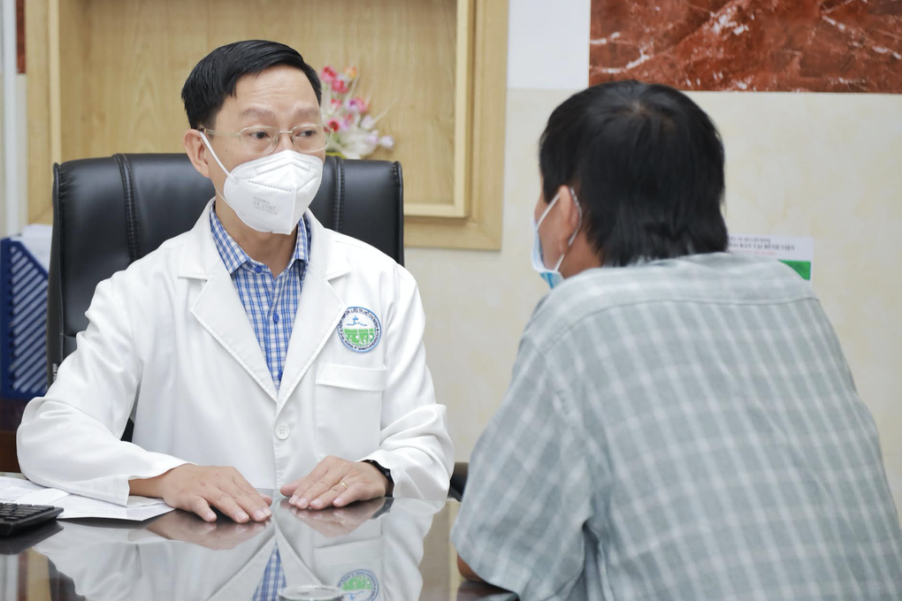 Nhiều người nhập viện vì bệnh da tự tạo - 1 Nhiều người nhập viện vì bệnh da tự tạo - 1