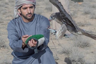 Cuộc sống xa hoa của Thái tử điển trai khiến “vạn người mê”