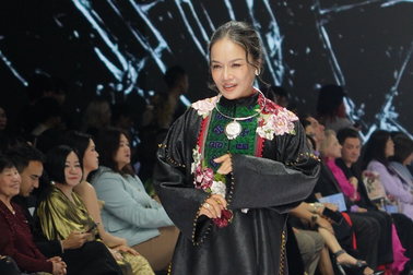 Nhiều diễn viên quen mặt bất ngờ thành người mẫu, sải bước chuyên nghiệp