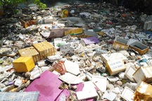 Tuyến kênh giúp thoát nước sân bay Tân Sơn Nhất ngập rác thải