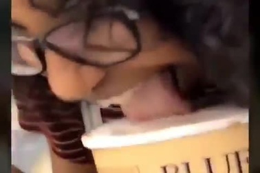 Mỹ: Cô gái đối mặt án tù 20 năm vì liếm trộm kem trong siêu thị