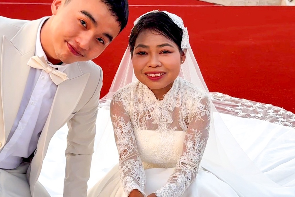 Chuyện xúc động sau bức ảnh cưới chú rể kém cô dâu 7 tuổi gây sốt ở Đà Nẵng - 1 Chuyện xúc động sau bức ảnh cưới chú rể kém cô dâu 7 tuổi gây sốt ở Đà Nẵng - 1
